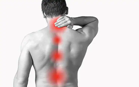 dolore-muscolare-computer Impatto dell'utilizzo dei dispositivi tecnologici sul nostro corpo